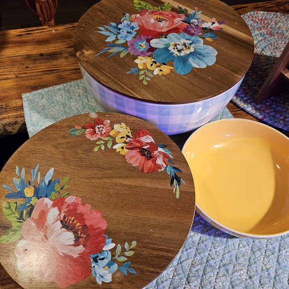 Pioneer Woman Gingham Ceramic Nesting Bowl Set w/ Lids - Picture 4 of 5